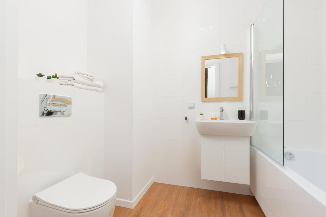 Stacja Wola Apartment Guminska By Noclegi Renters Varşovia Exterior foto