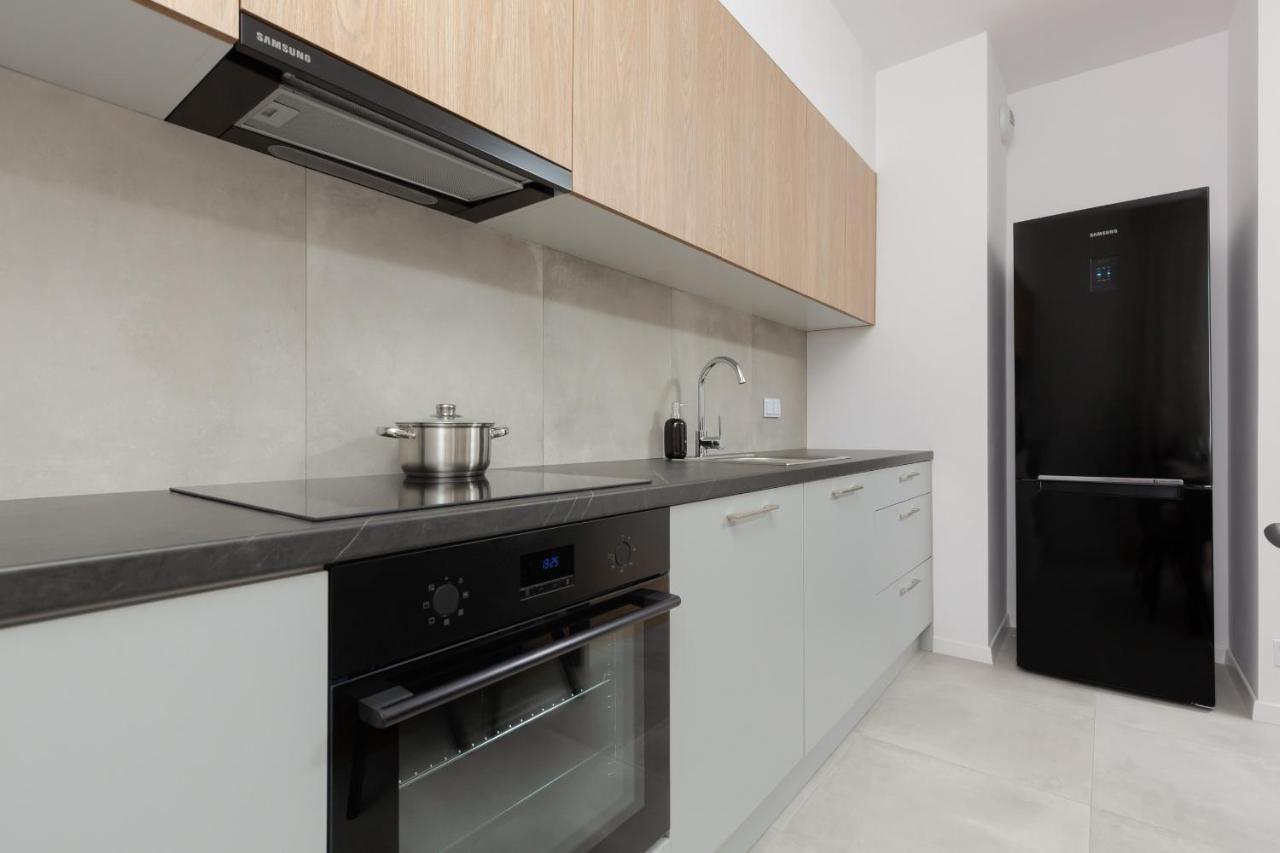 Stacja Wola Apartment Guminska By Noclegi Renters Varşovia Exterior foto
